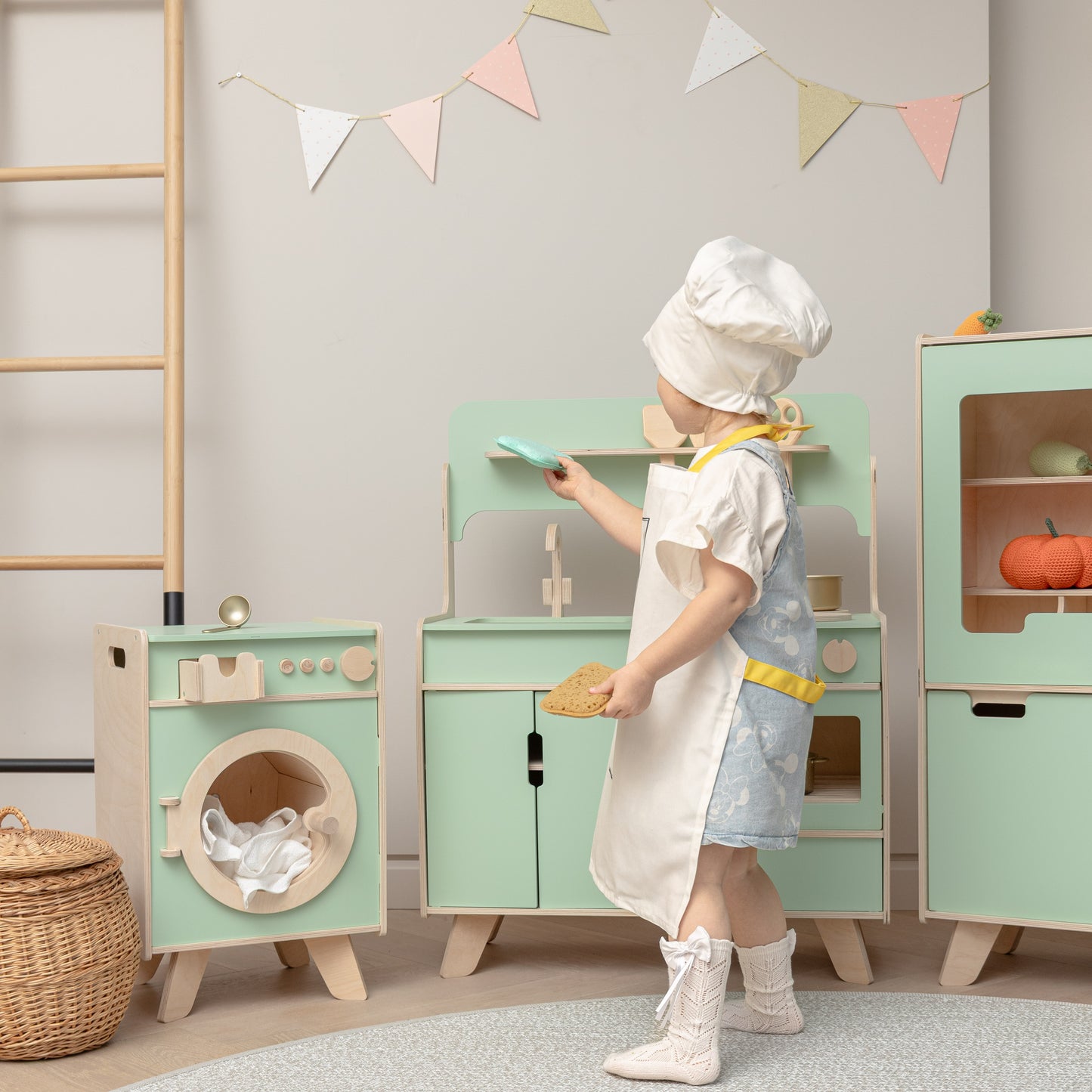 Play Kitchen Set